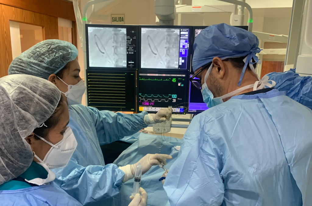 Manejo especializado de neoplasias – Por primera vez en el Perú, realizamos una intervención biliar por vía cutánea