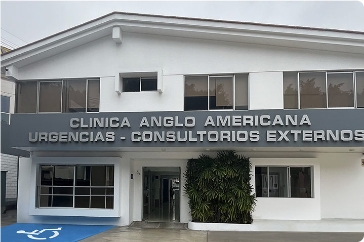 Fachada Urgencias Senior San Isidro